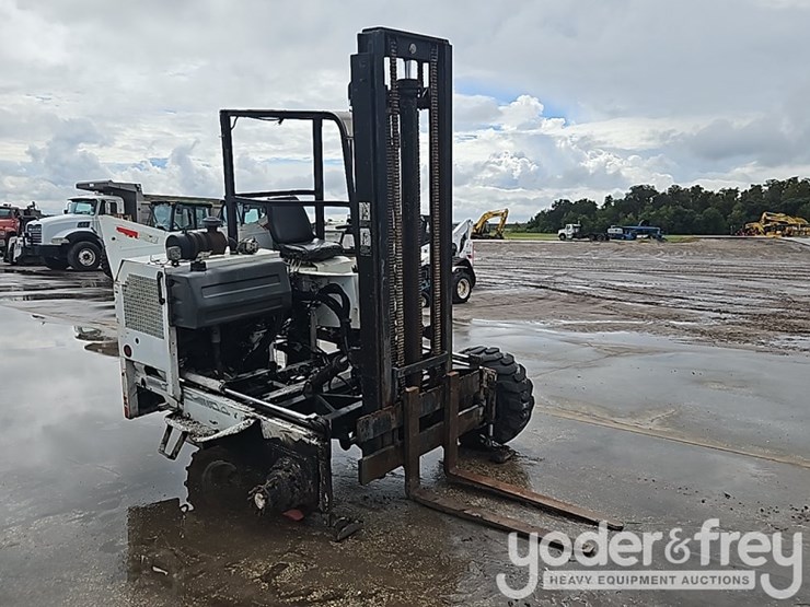 2004-moffett-m5500-image-6