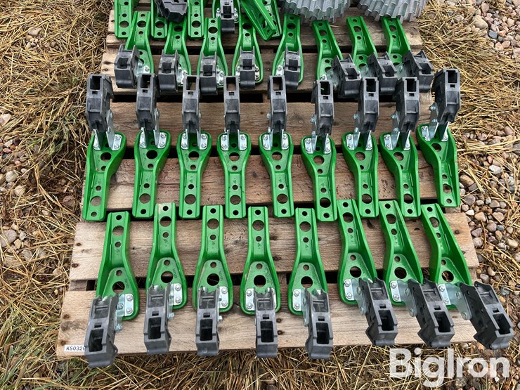 john-deere-32-image-5