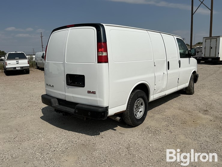 2017-gmc-2500-image-5
