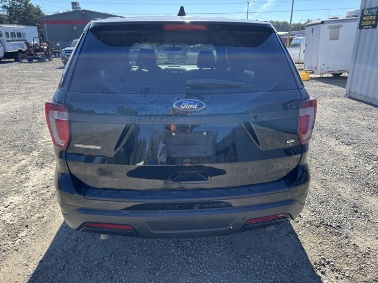 2019-ford-explorer-image-5