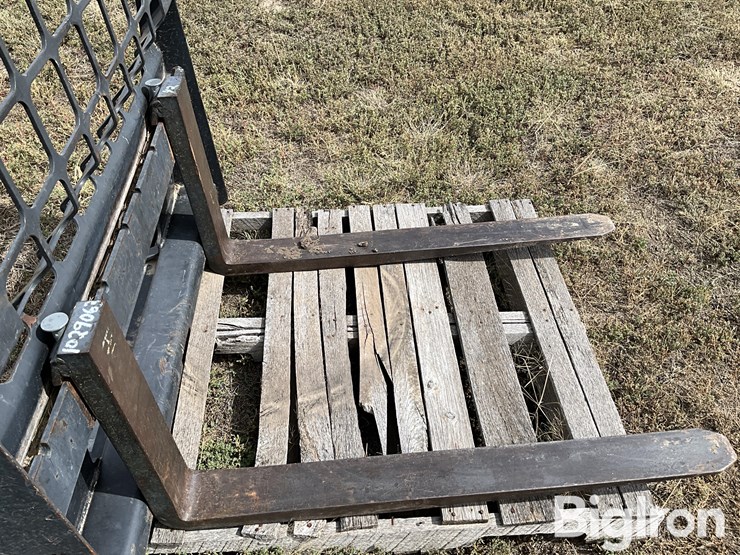 pallet-fork-skid-steer-attachment-image-11