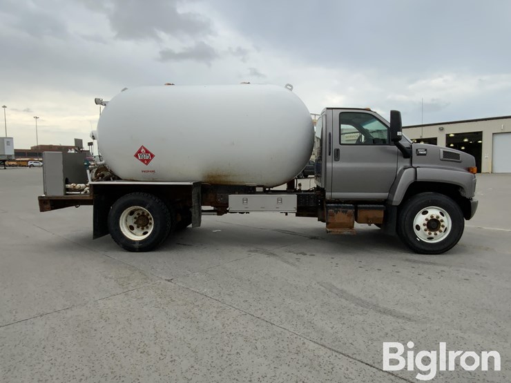 2006-gmc-topkick-image-4