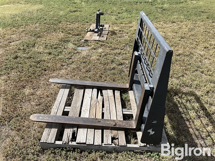pallet-fork-skid-steer-attachment-image-8