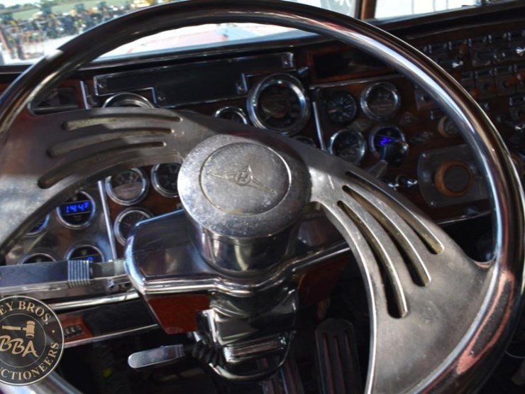1990-peterbilt-379-image-69