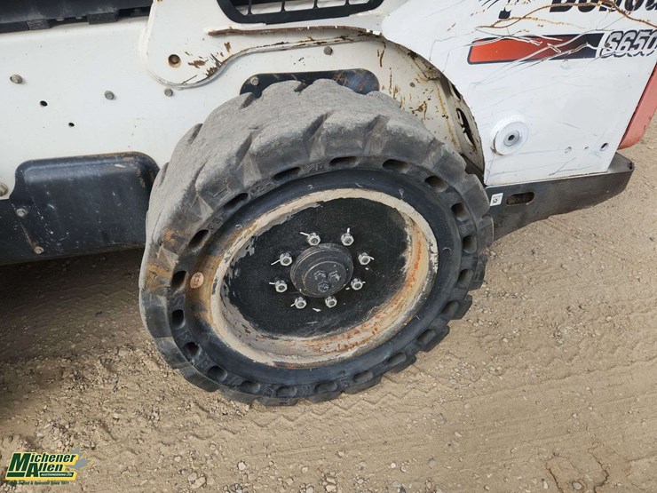 2010-bobcat-s650-image-31