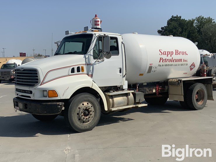 2010-sterling-l8500-image-1