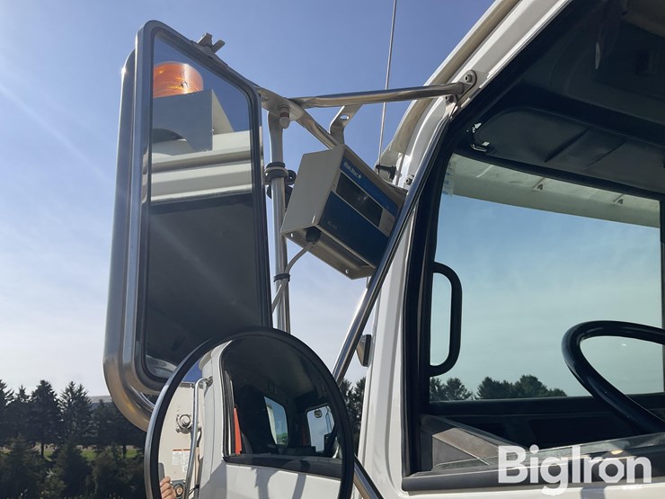 2015-western-star-4700sb-image-18
