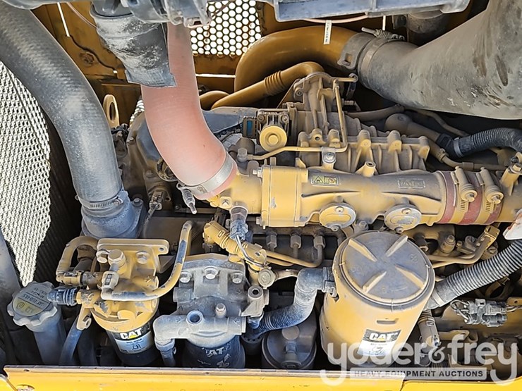 2014-caterpillar-d6k2-lgp-image-24