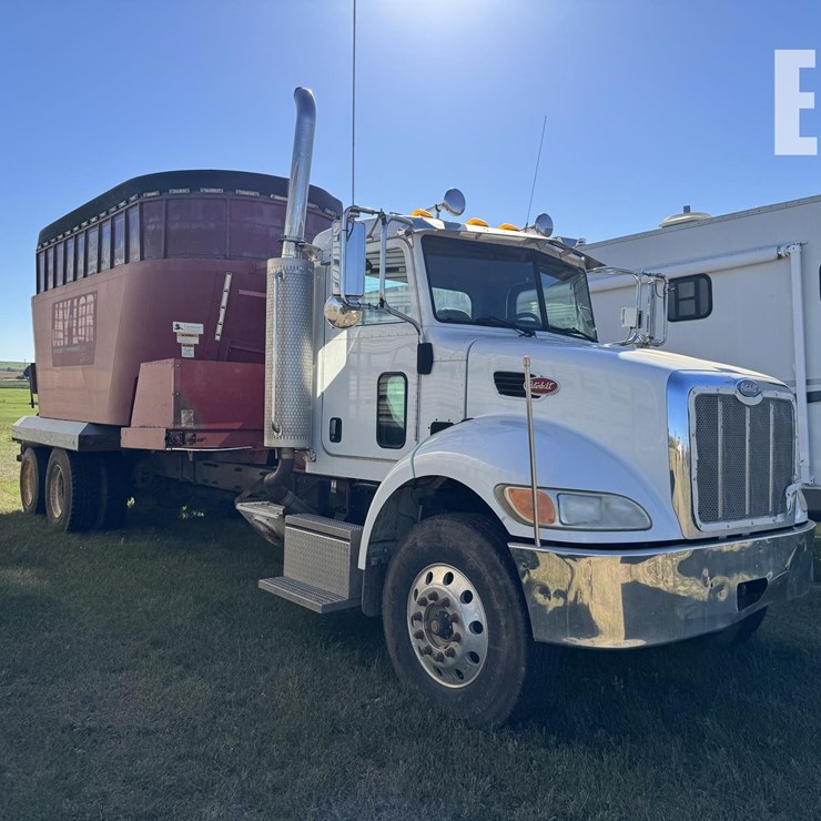 2005 PETERBILT 335