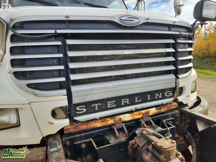 2009-sterling-lt8500-image-33