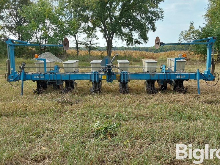 kinze-2100-image-2
