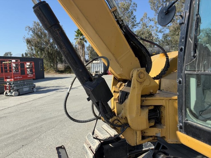 2016-caterpillar-308e2-cr-image-11