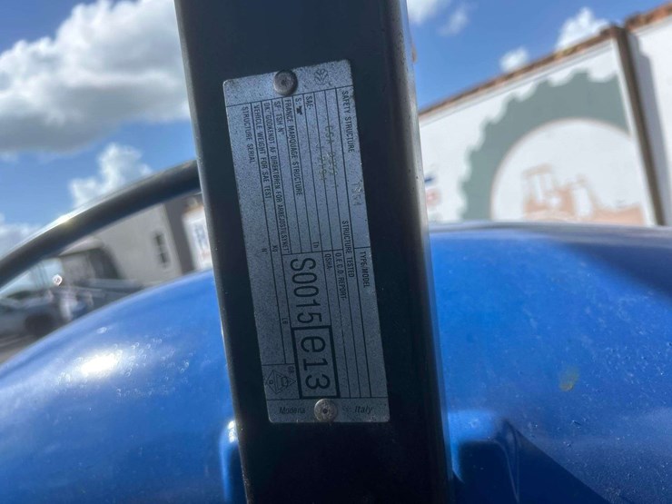 new-holland-tn65-57hp-utility-tractor-image-18