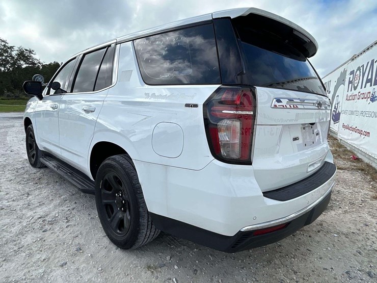 2021-chevrolet-tahoe-4x4-suv-image-4