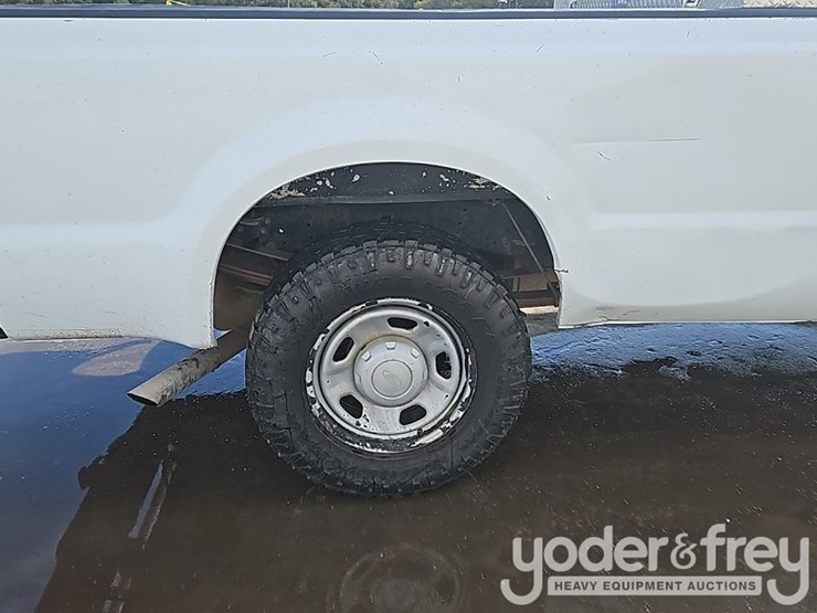 2010-ford-f350-image-8
