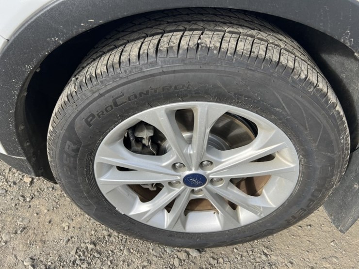 2017-ford-escape-image-16