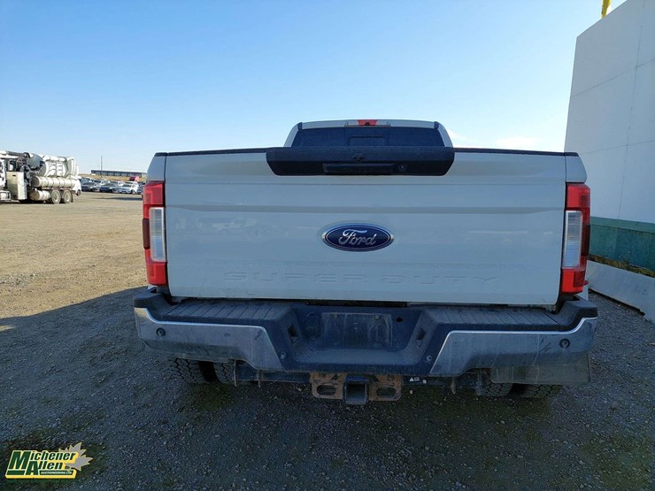 2017-ford-f350-image-14