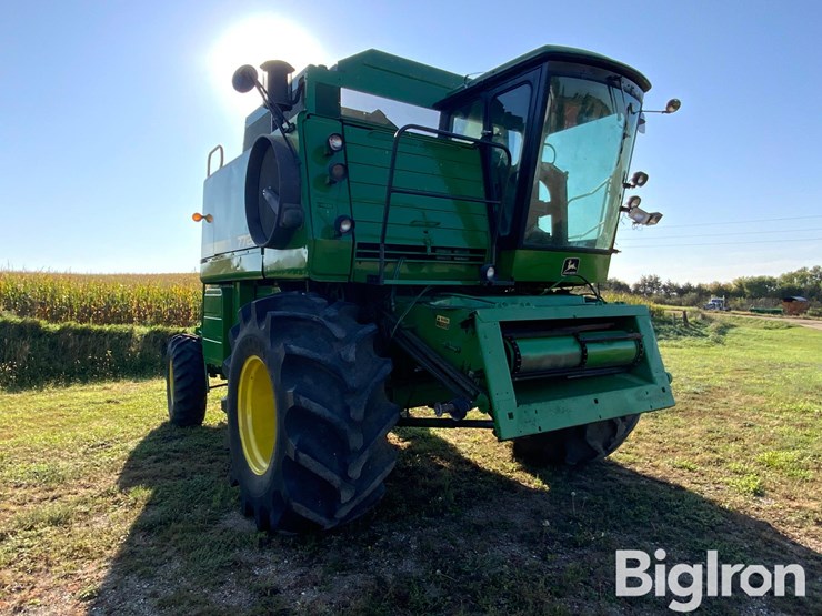 1987-john-deere-7720-titan-ii-image-3