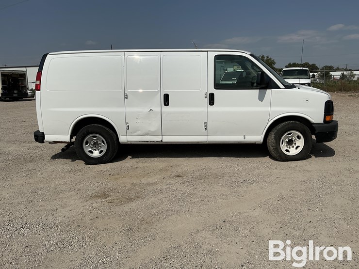 2017-gmc-2500-image-4