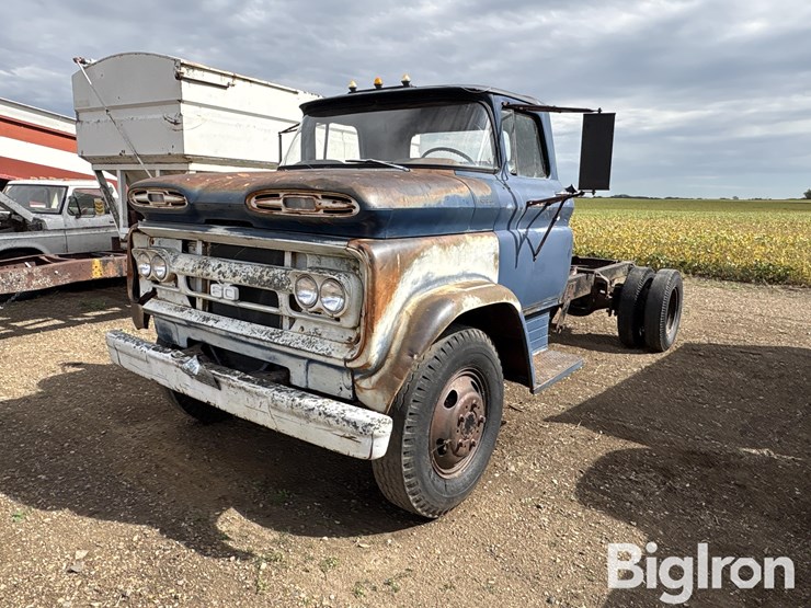 1961-chevrolet-c60-image-1