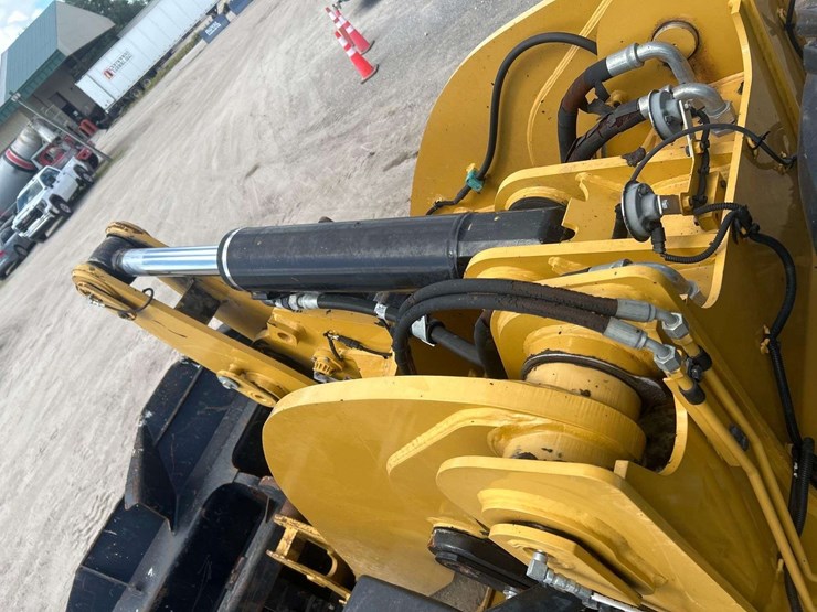 2016-caterpillar-930m-image-32
