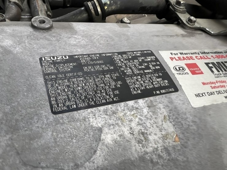 2011-isuzu-nrr-image-13