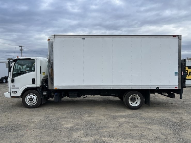 2011-isuzu-nrr-image-7