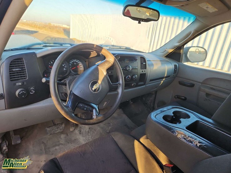 2012-chevrolet-silverado-1500-image-13