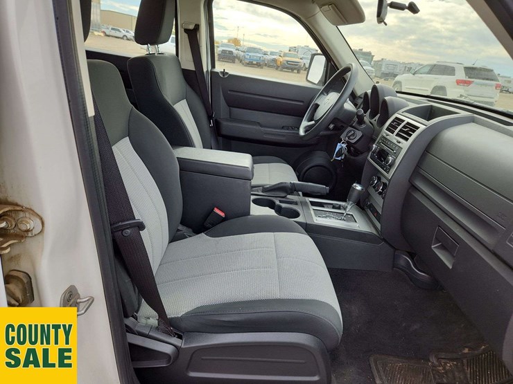 2009-dodge-nitro-image-18