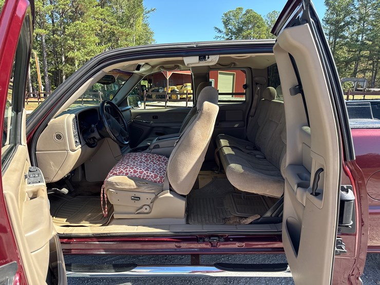 2003-chevrolet-silverado-image-16