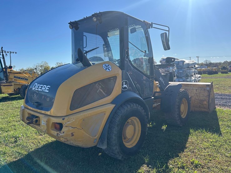 2019-deere-204l-image-4