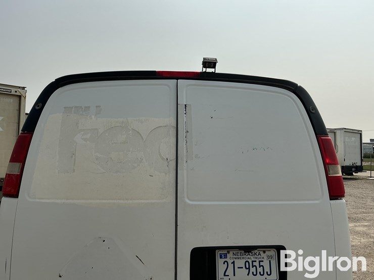 2017-chevrolet-express-g3500-image-12