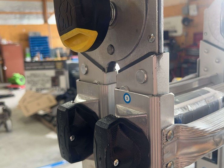 gorilla-glmpxa-22b-ladder-image-5