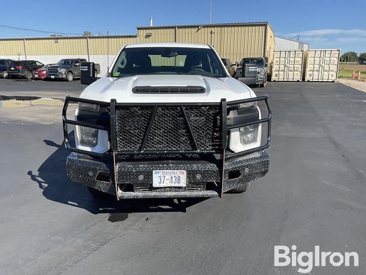 2021-chevrolet-silverado-2500-image-2