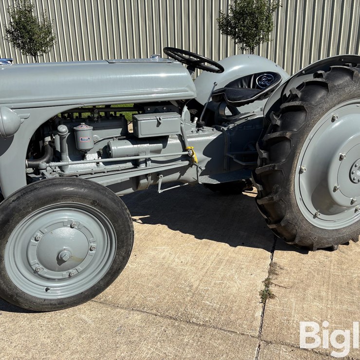 1940 FORD 9N