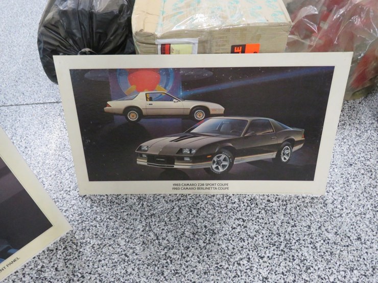 1981-1984-chevrolet-camaro-litho-dealership-pictures-image-6