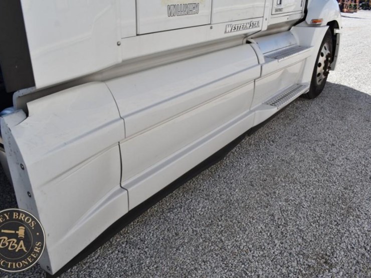 2020-western-star-5700xe-image-46
