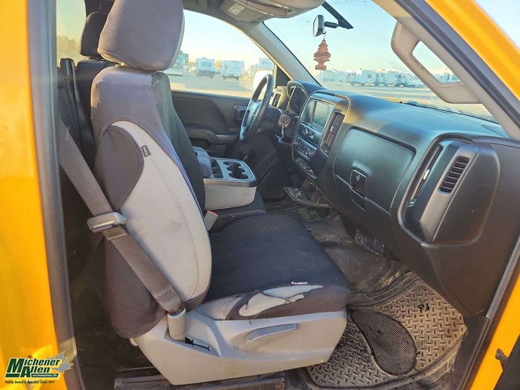 2018-chevrolet-silverado-1500-image-15