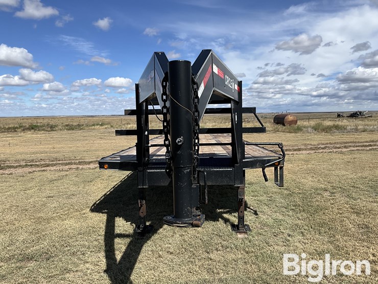 2010-circle-m-t/a-gooseneck-flatbed-trailer-image-2