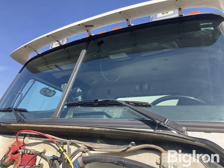 2015-western-star-4700sb-image-16