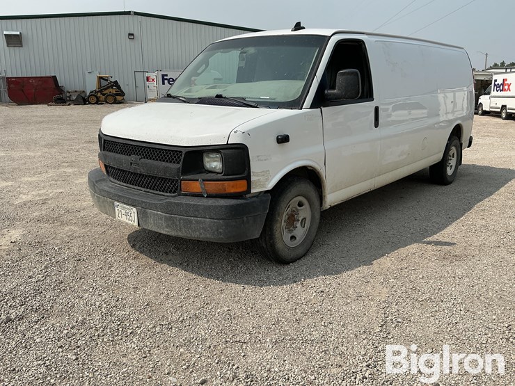 2017-chevrolet-express-g3500-image-1