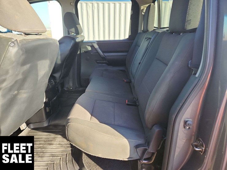 2013-nissan-titan-image-16