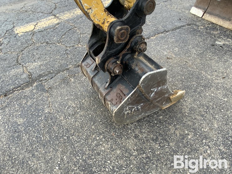 2015-caterpillar-301.7d-cr-image-9