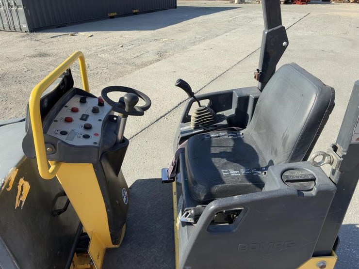 2017-bomag-bw900-50-image-14