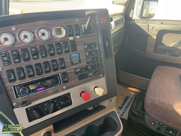 2014-freightliner-coronado-122-sd-image-14