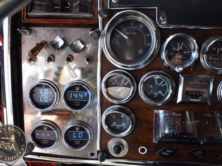 1990-peterbilt-379-image-67