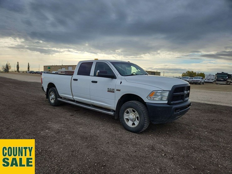 2016-ram-tradesman-image-2