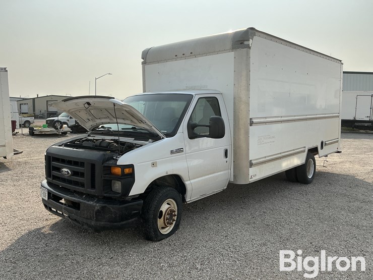 2015-ford-e350-image-1