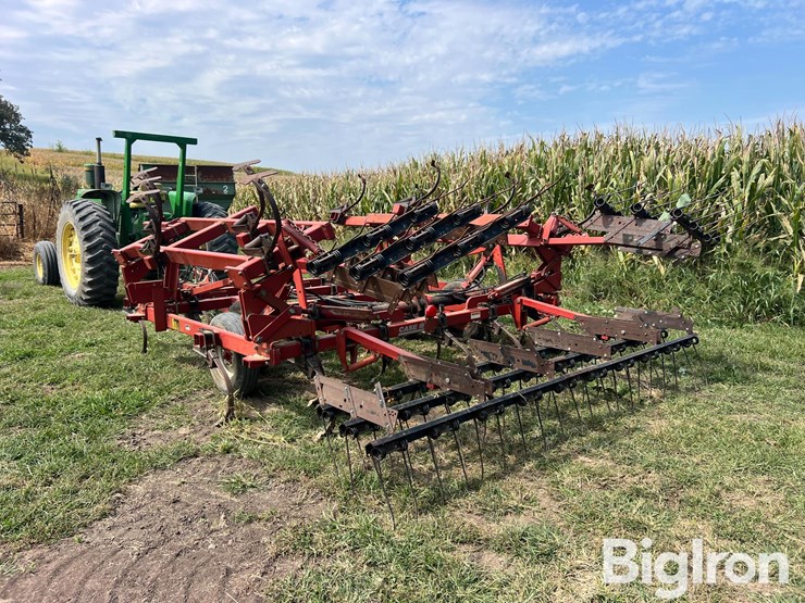 case-ih-4300-image-7