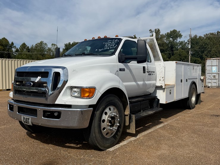 2015-ford-f650-image-1